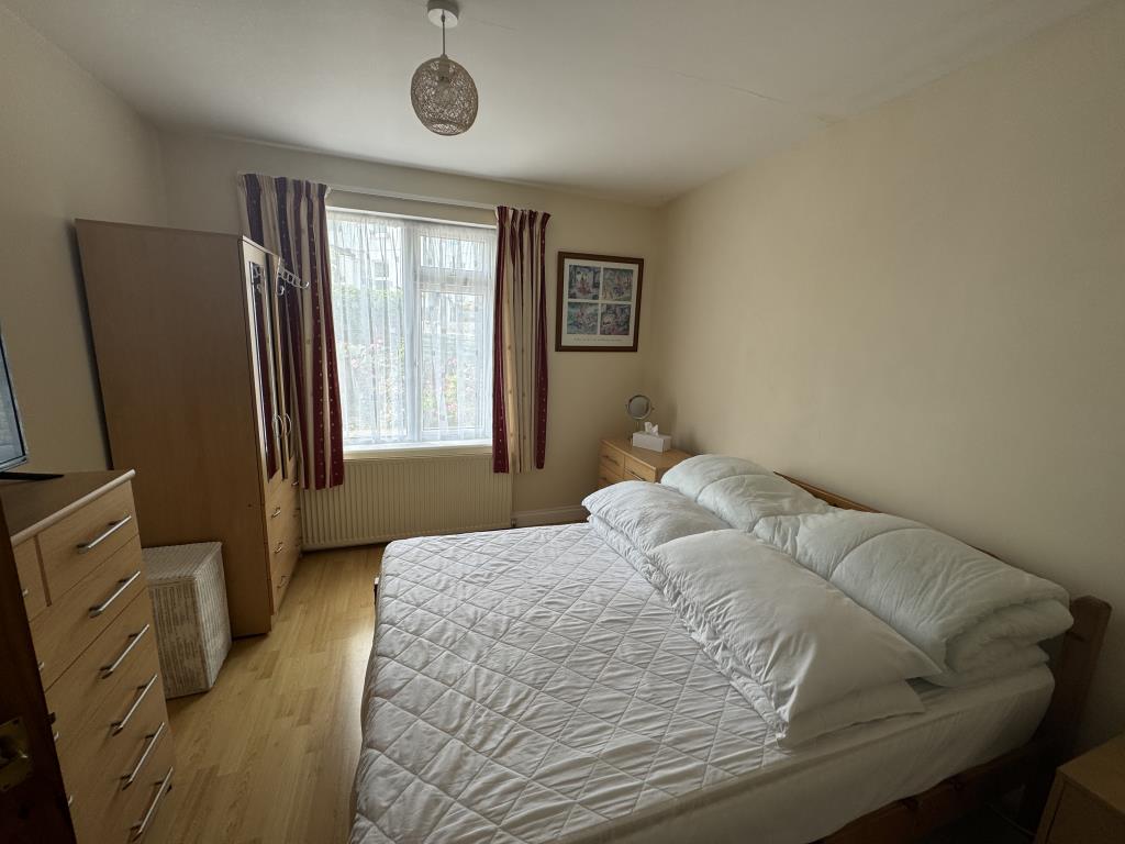 Lot: 95 - DETACHED THREE-BEDROOM HOUSE - Bedroom